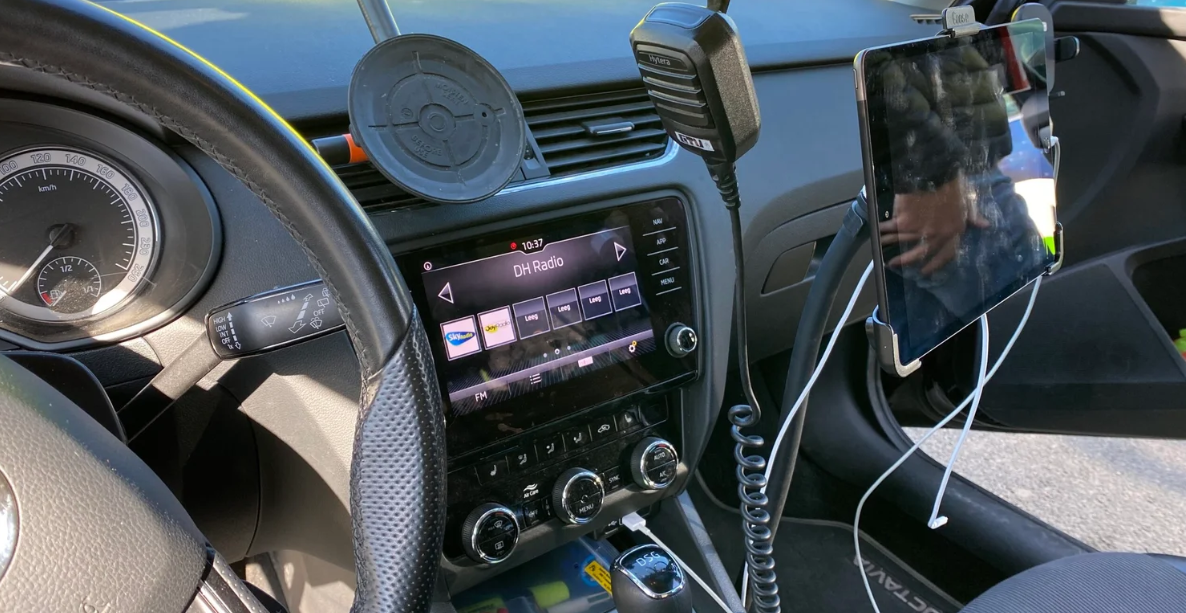 面对巴黎-鲁贝，职业车队的后勤车要做哪些准备？