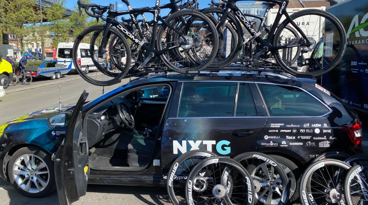 面对巴黎-鲁贝，职业车队的后勤车要做哪些准备？