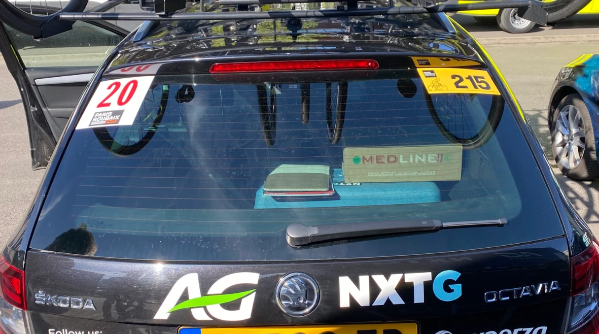 面对巴黎-鲁贝，职业车队的后勤车要做哪些准备？