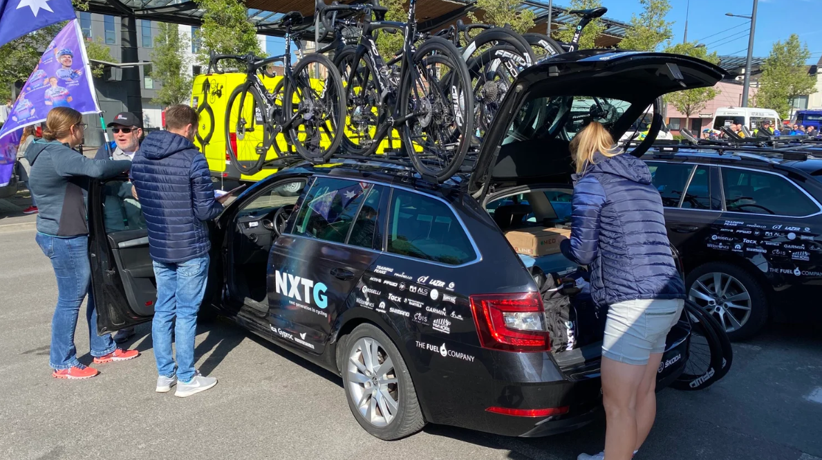 面对巴黎-鲁贝，职业车队的后勤车要做哪些准备？