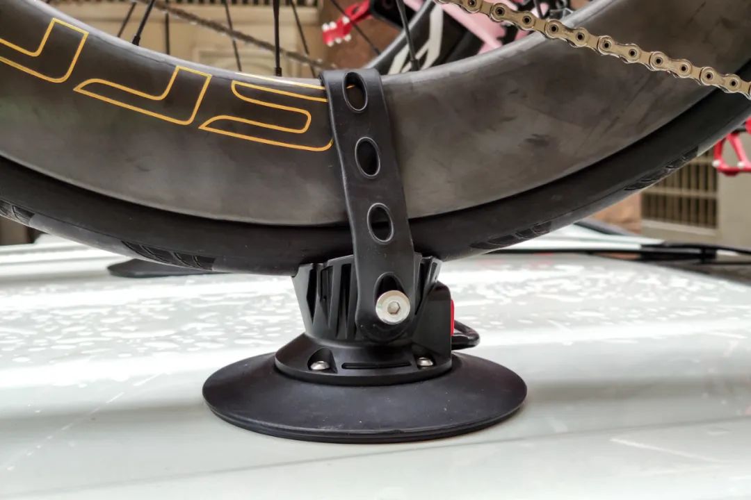 懶人拯救者：FOVNO佛羅全電動吸盤車頂架