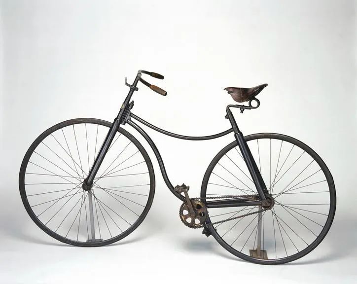 现代自行车的发明人通常被认为是英国人john kemp starley