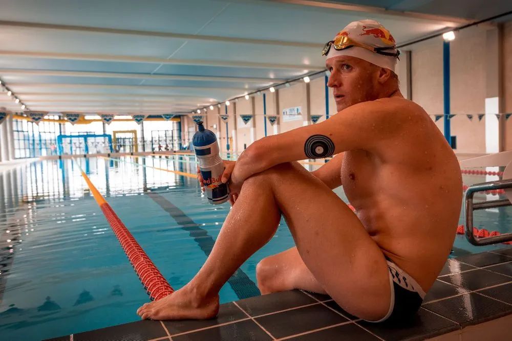 挪威小胖:梦想做足球运动员 却偏偏撸起了铁