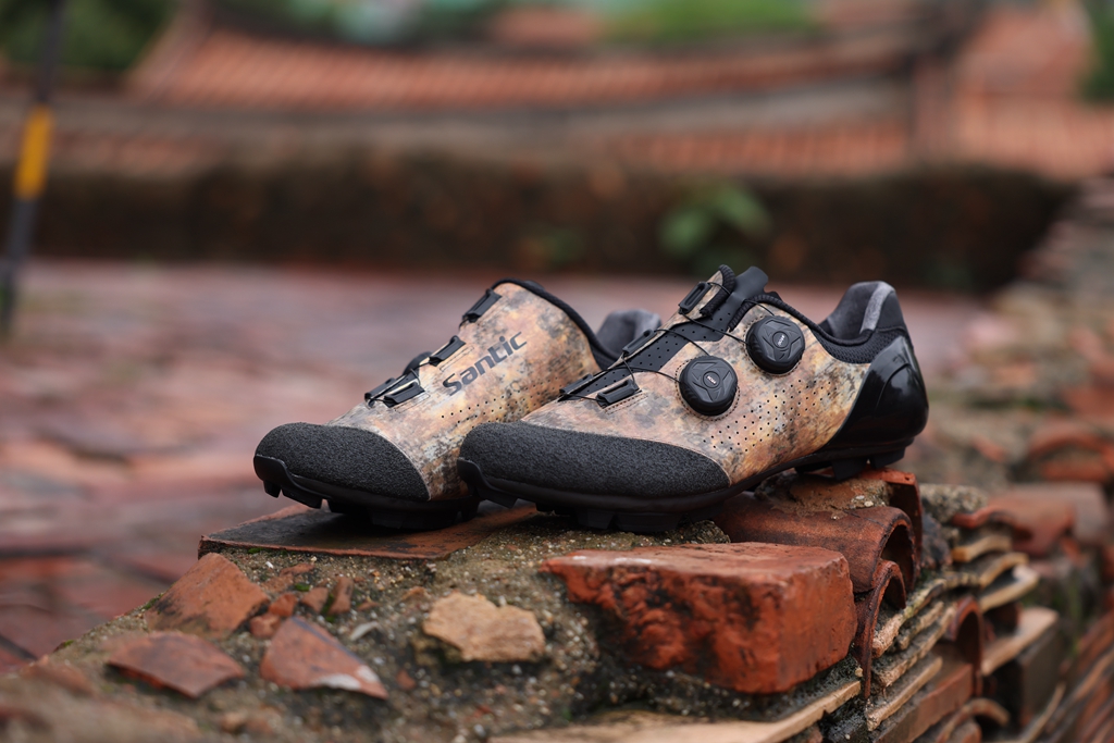 “戈壁”有点野！森地客发布全新山地碳底锁鞋