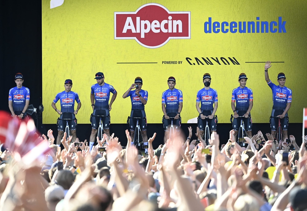【图集】离开赛还有一天！2022环法车队亮相仪式