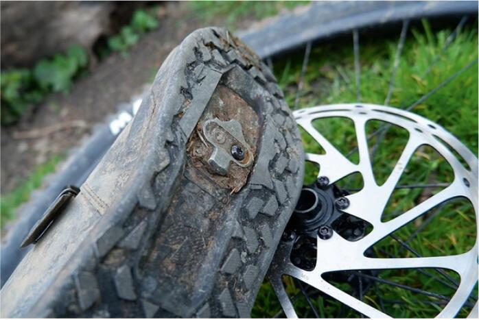 巧用碟片螺丝 户外应急维修小技巧了解一下