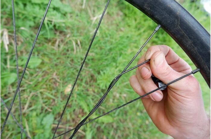 巧用碟片螺丝 户外应急维修小技巧了解一下