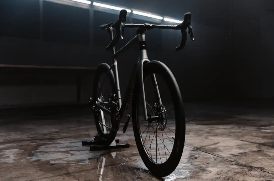 硬核气动机器enve推出melee气动公路车