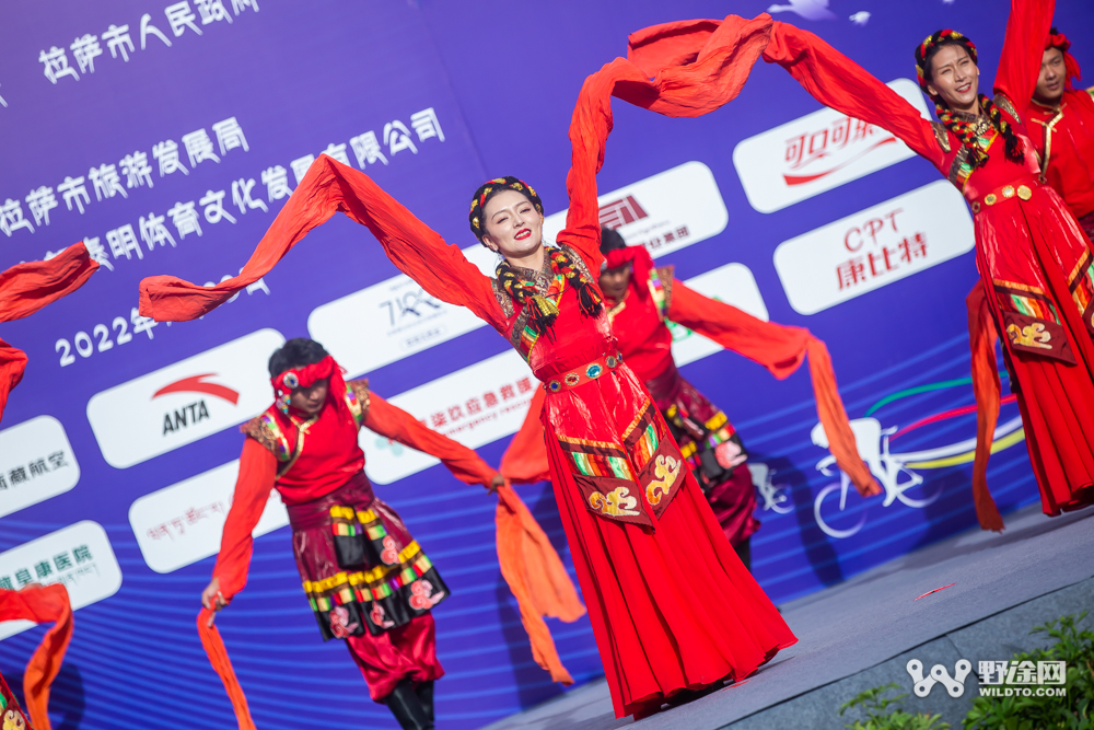 大組賽玩成團(tuán)體計(jì)時(shí)賽 環(huán)拉薩城自行車(chē)大賽順利舉辦