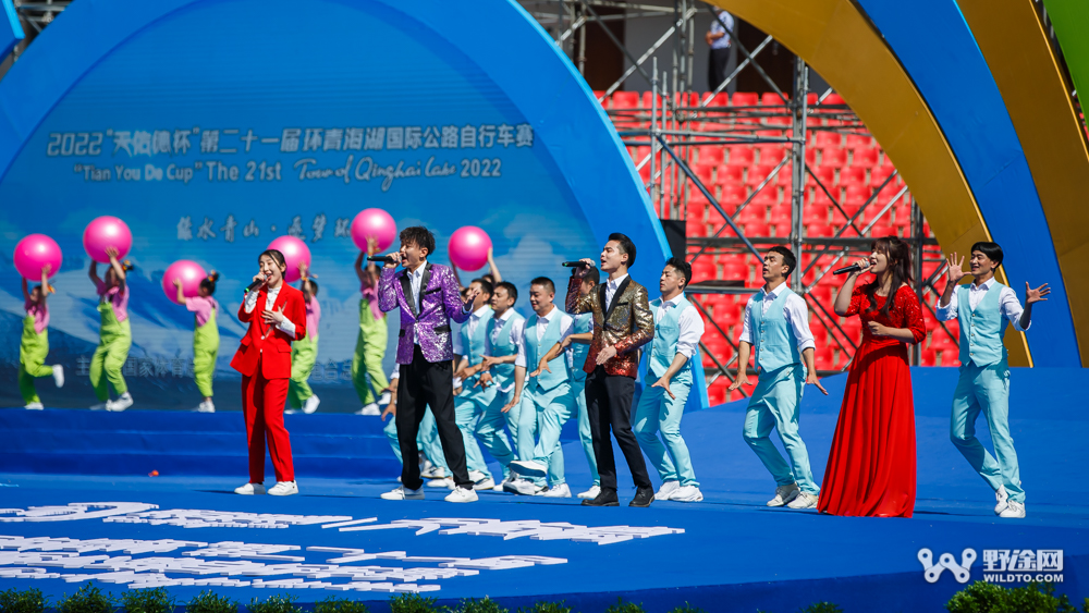 第二十一屆環(huán)青海湖國(guó)際公路自行車賽在西寧啟幕