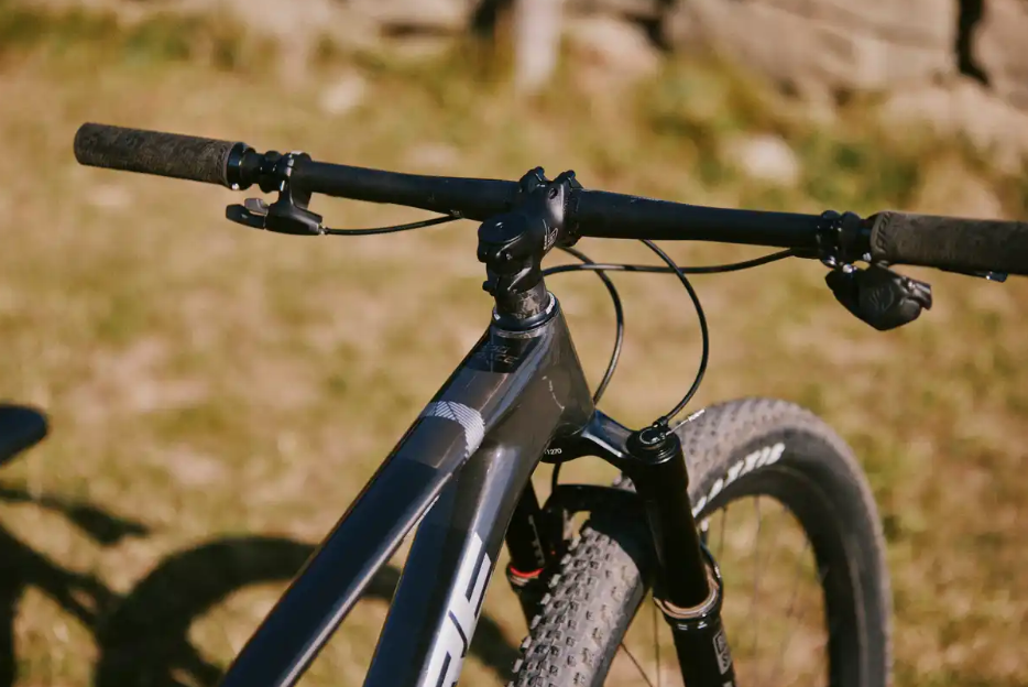 兼顾舒适与刚性  Lapierre更新Prorace硬尾山地车