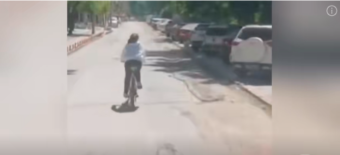 野途,野途传媒,wildto 民房失火地处偏僻 女孩狂蹬单车为出警消防车引路