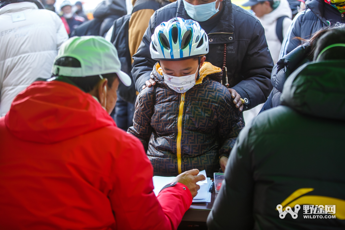 辭舊迎新 拉薩“領峰杯”新年登高爬坡賽順利舉辦