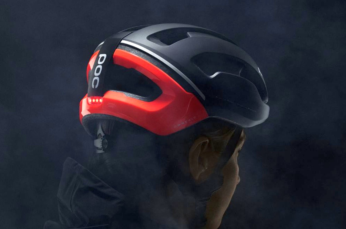 提升夜骑安全性 POC推出集成尾灯头盔