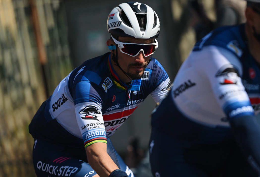 2023米兰-圣雷莫：隔空62载 范德普尔续写外公传奇