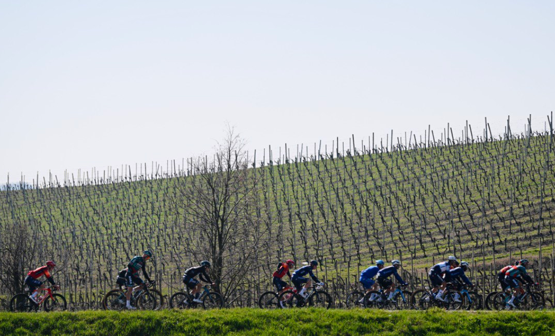 2023米兰-圣雷莫：隔空62载 范德普尔续写外公传奇