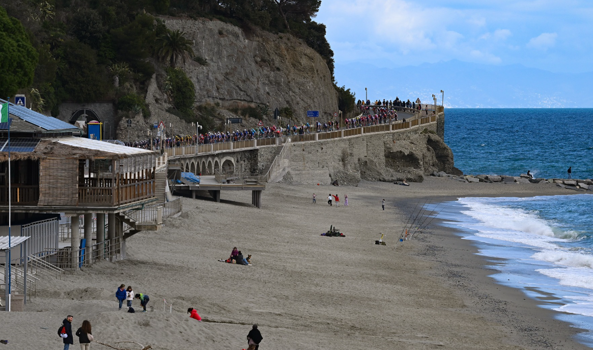 2023米兰-圣雷莫：隔空62载 范德普尔续写外公传奇
