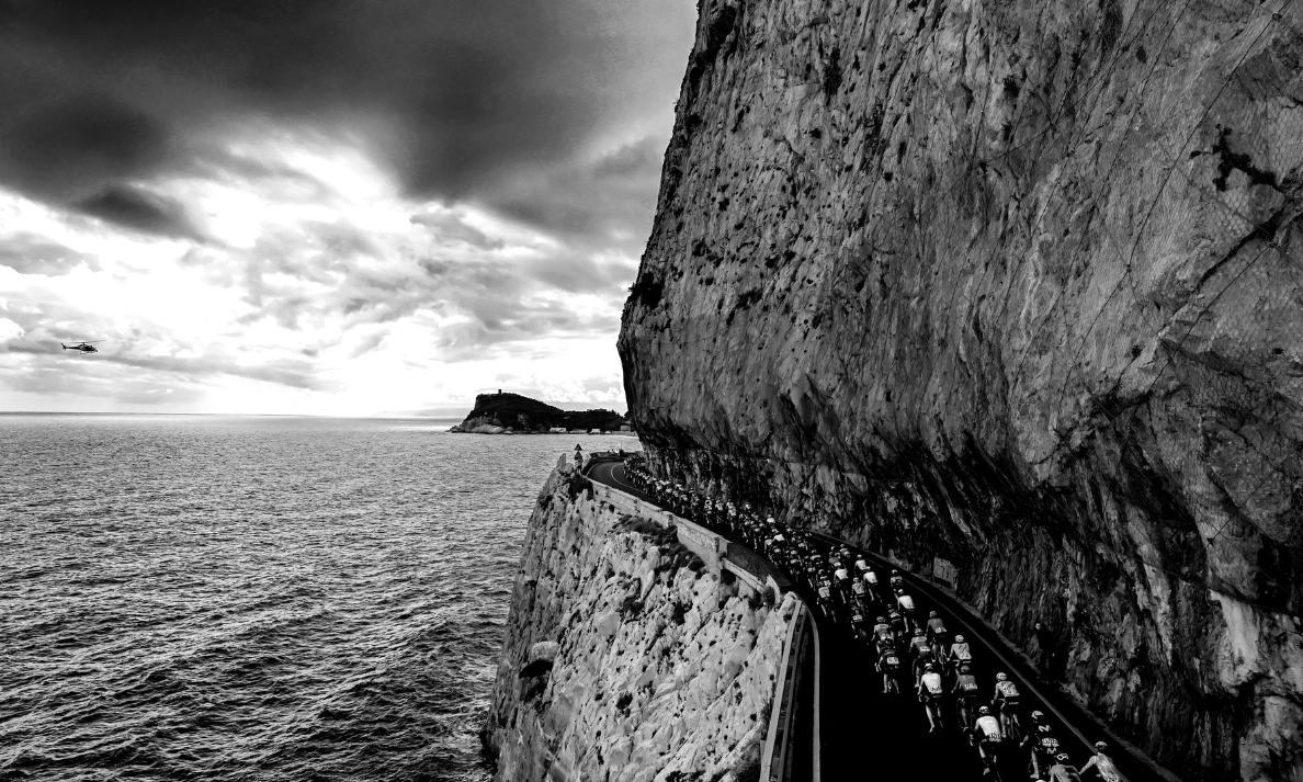 2023米兰-圣雷莫：隔空62载 范德普尔续写外公传奇