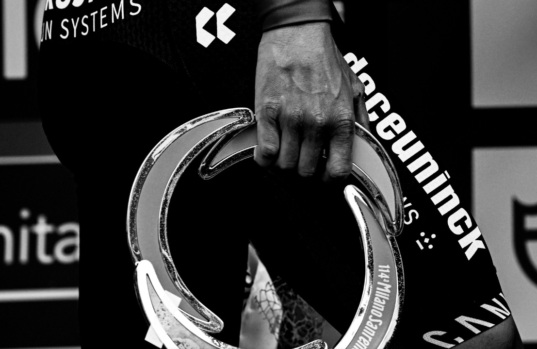 2023米兰-圣雷莫：隔空62载 范德普尔续写外公传奇