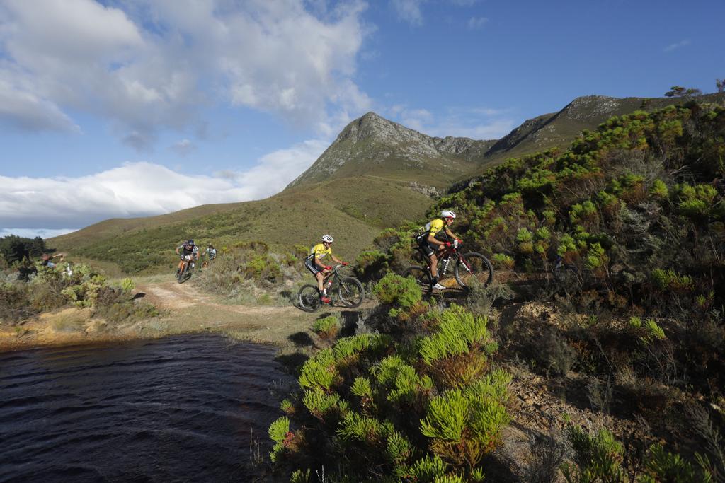 Cape Epic S1 男女组皆反转 尼诺组合夺黄衫