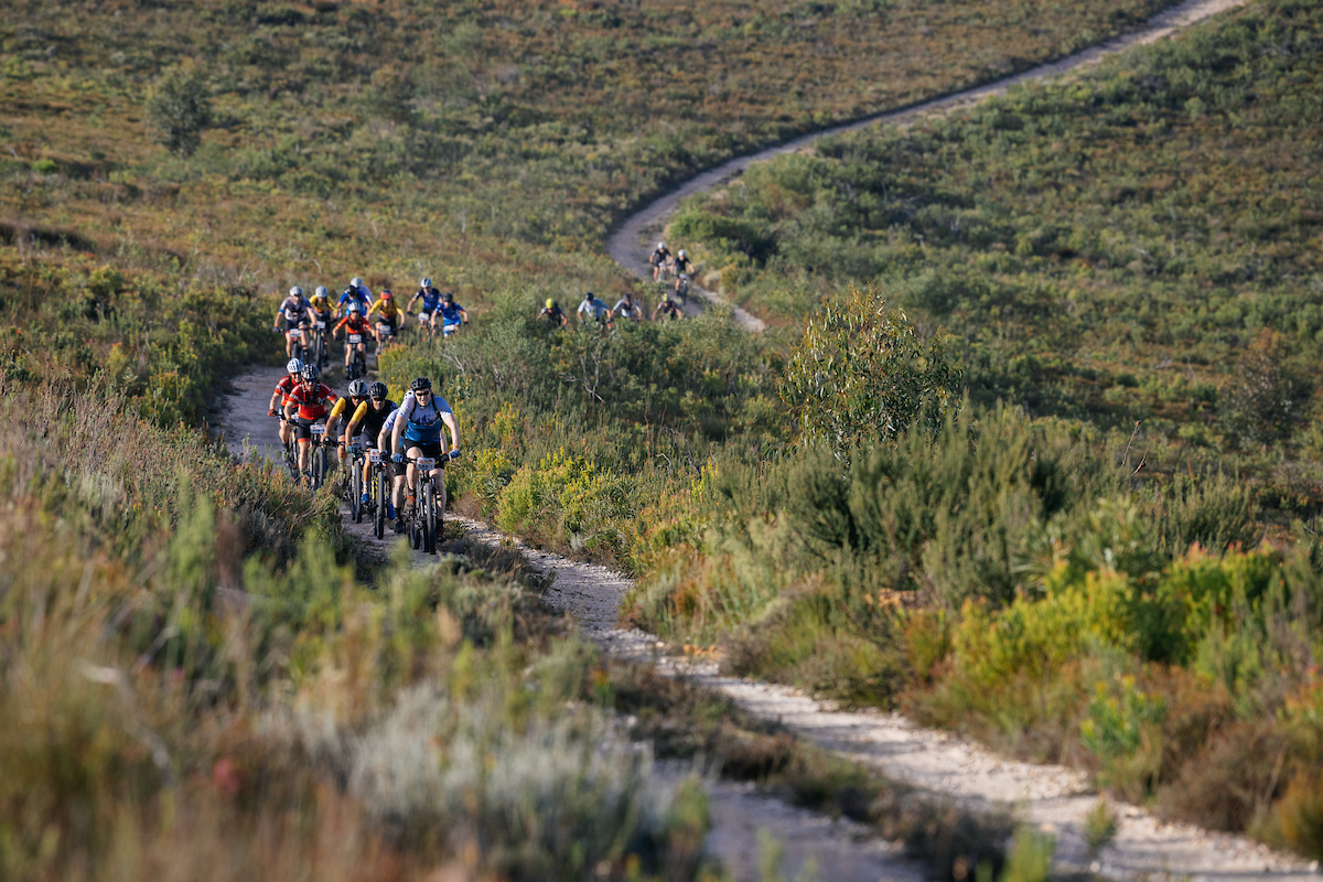 Cape Epic S3 闪电男队连庄 女子组总成绩明朗