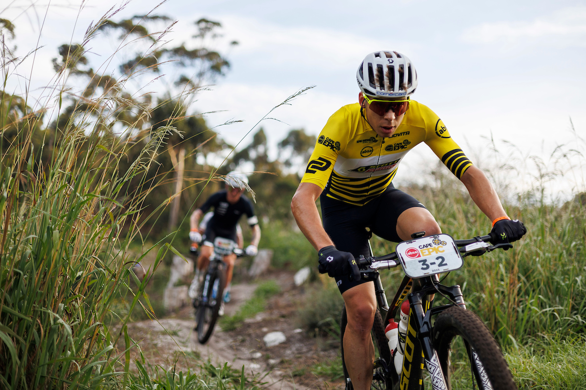 Cape Epic S3 闪电男队连庄 女子组总成绩明朗