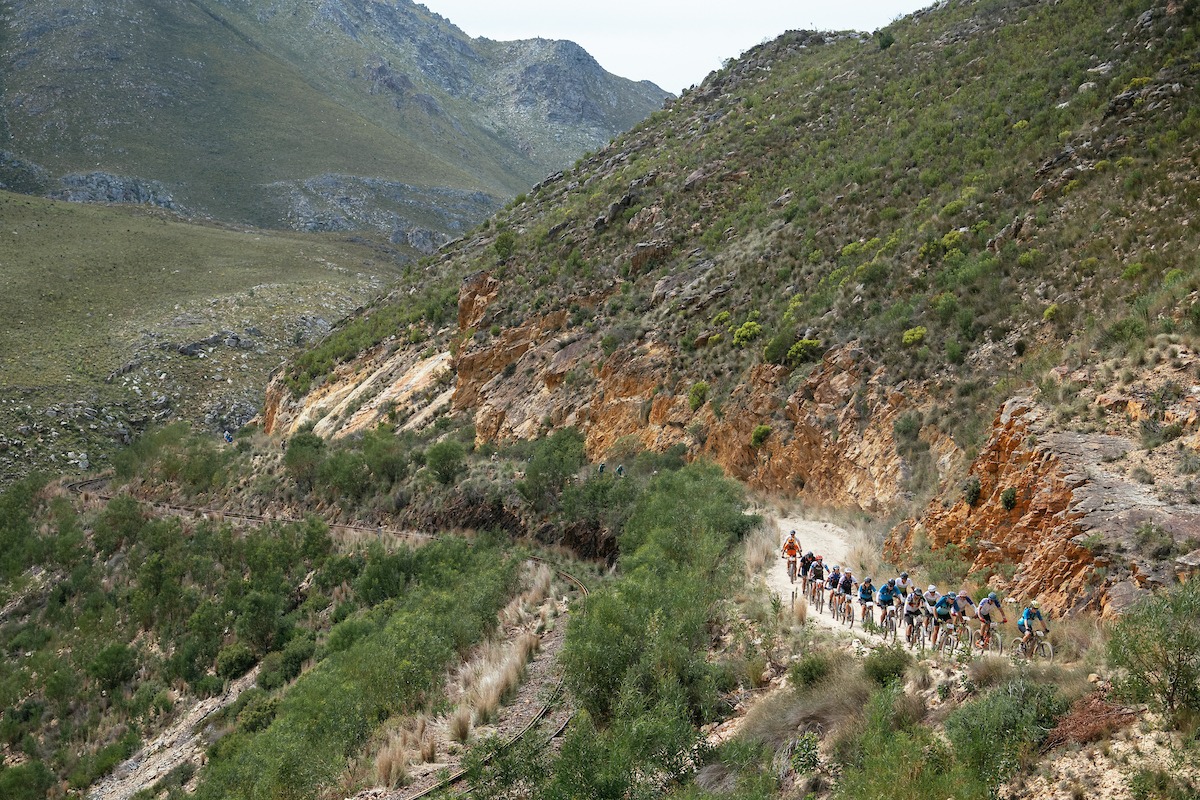 Cape Epic S3 闪电男队连庄 女子组总成绩明朗