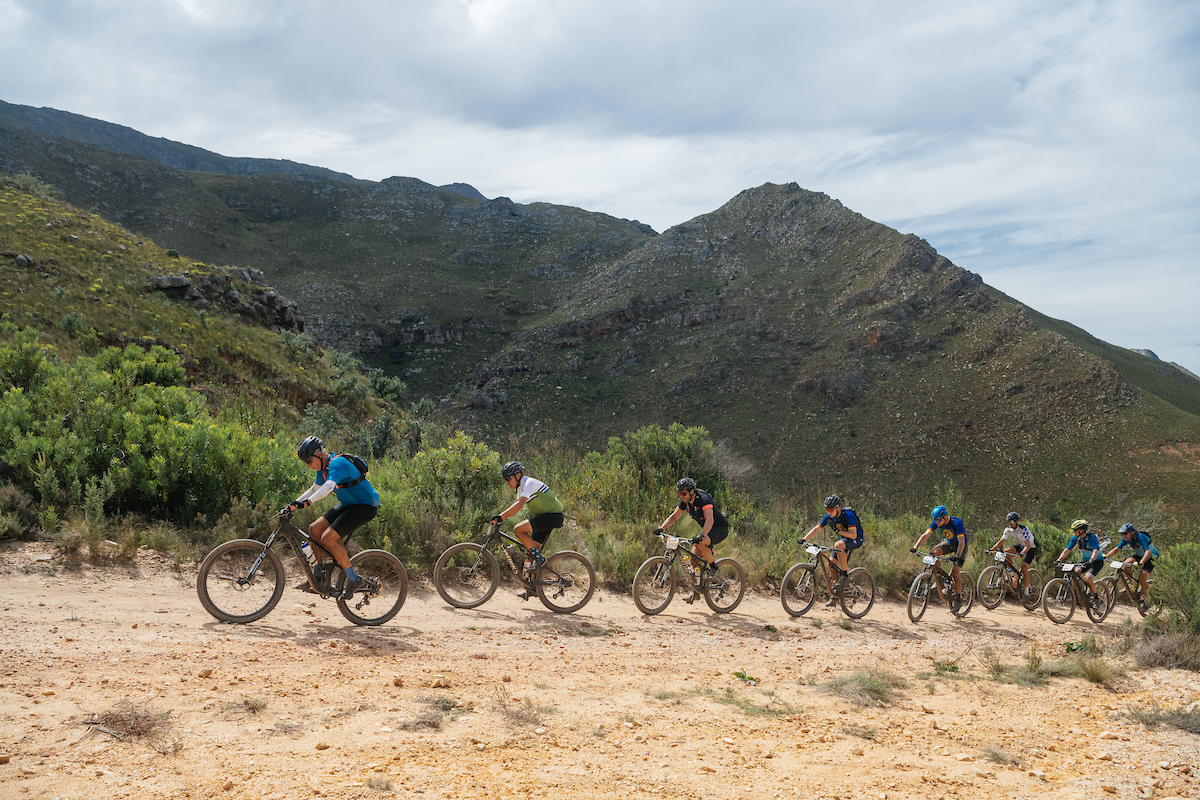 Cape Epic S3 闪电男队连庄 女子组总成绩明朗