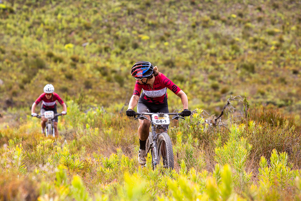 Cape Epic S3 闪电男队连庄 女子组总成绩明朗