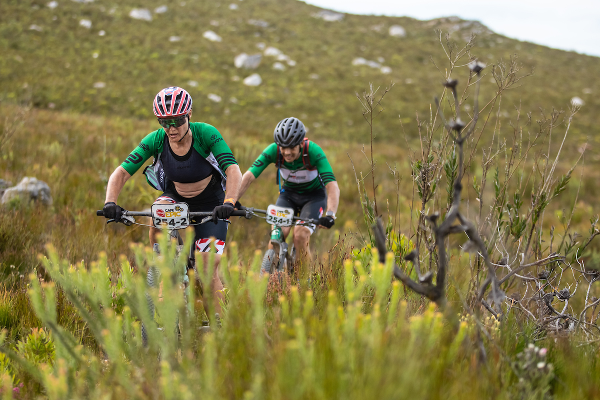 Cape Epic S3 闪电男队连庄 女子组总成绩明朗