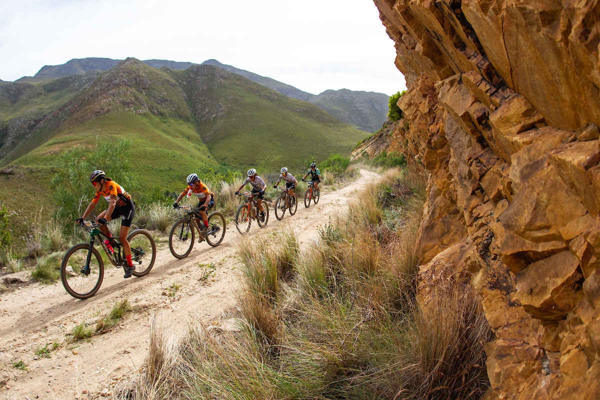 Cape Epic S3 闪电男队连庄 女子组总成绩明朗