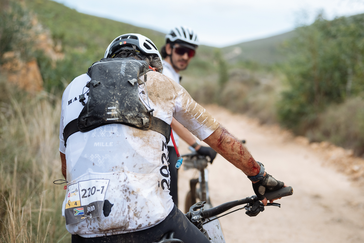 Cape Epic S3 闪电男队连庄 女子组总成绩明朗