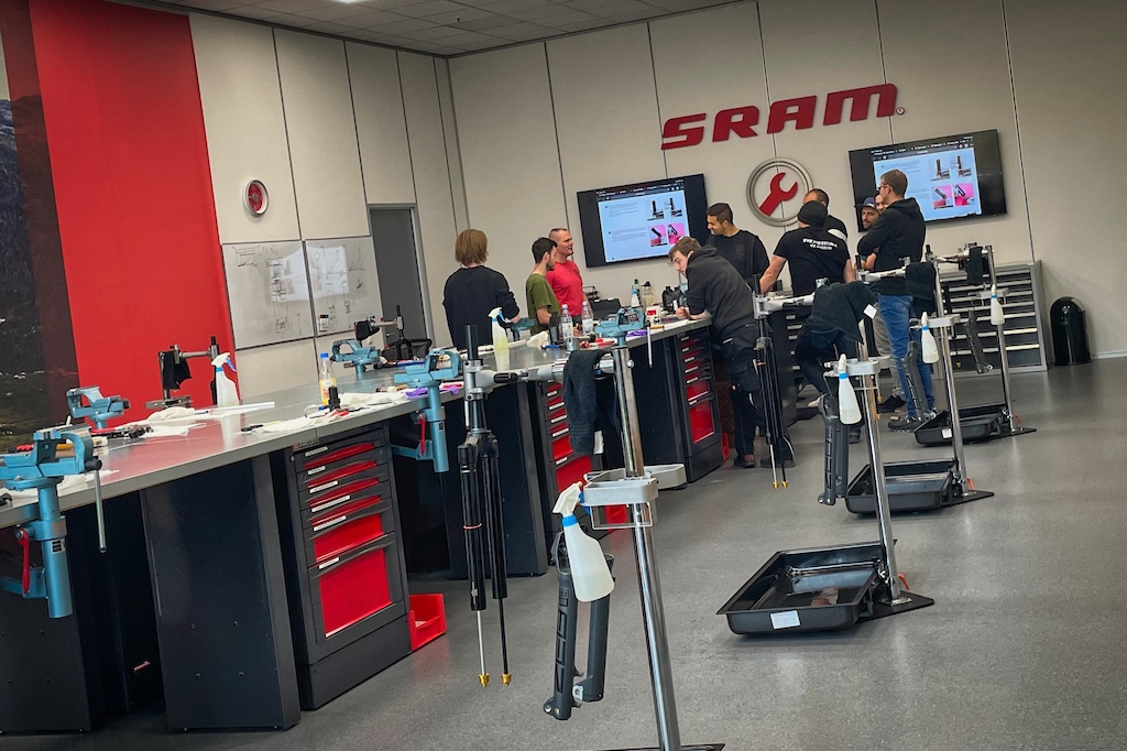 变速套件如何严格测试 探秘SRAM德国工厂