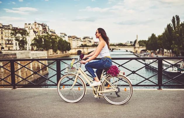 如果你去巴黎，诗意而环保的骑行攻略必不可少！