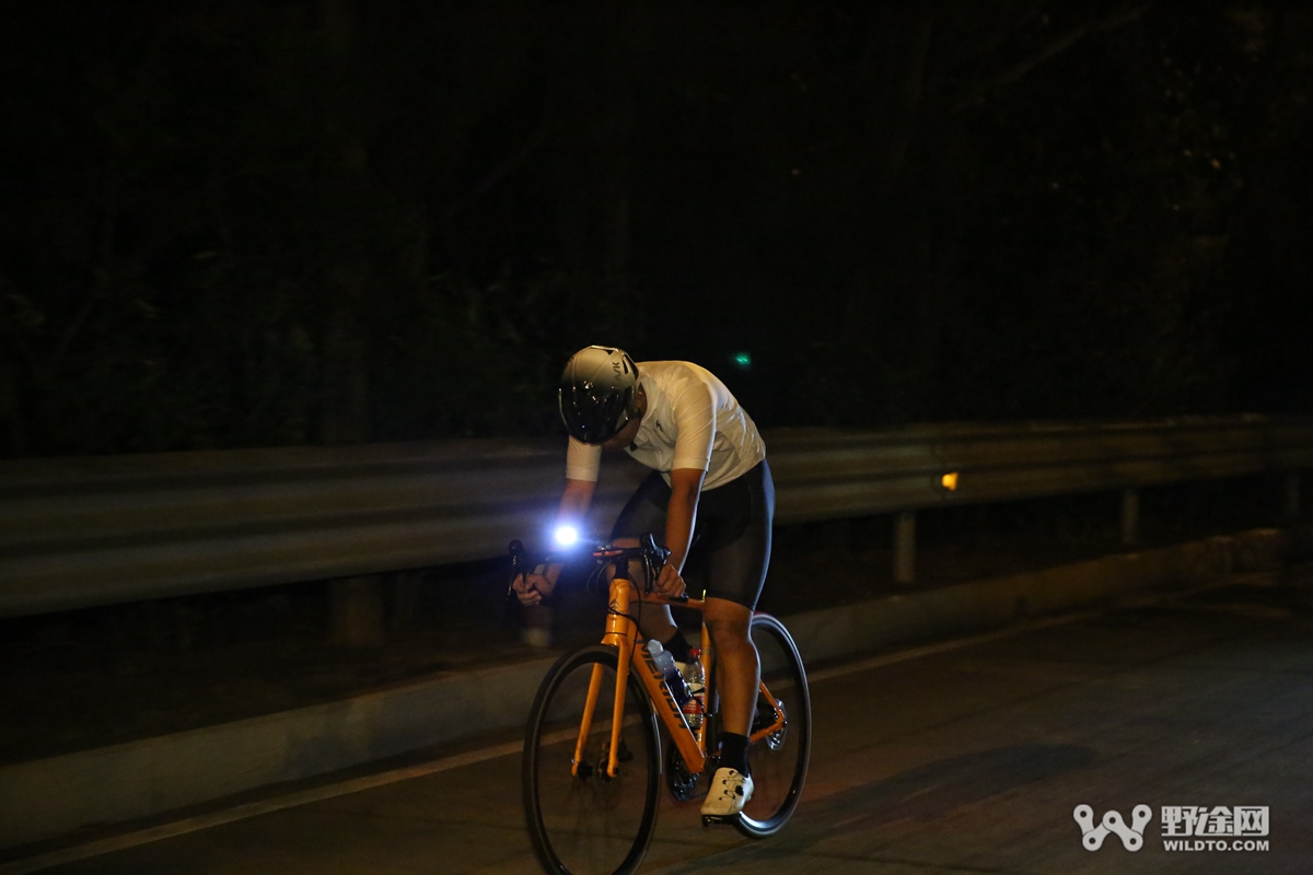 新手教室 | 春去夏来天渐热，夏季夜骑需注意！