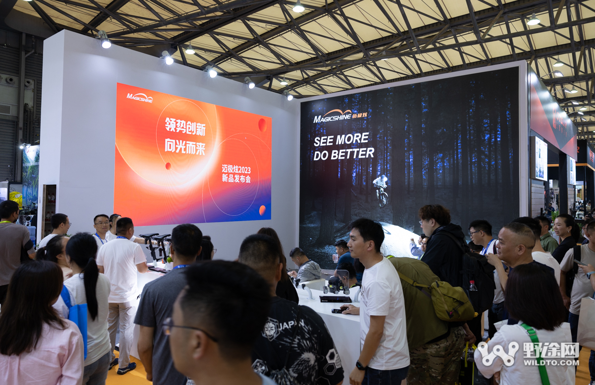 新品上市|迈极炫发布SEEMEE DV 尾灯记录仪