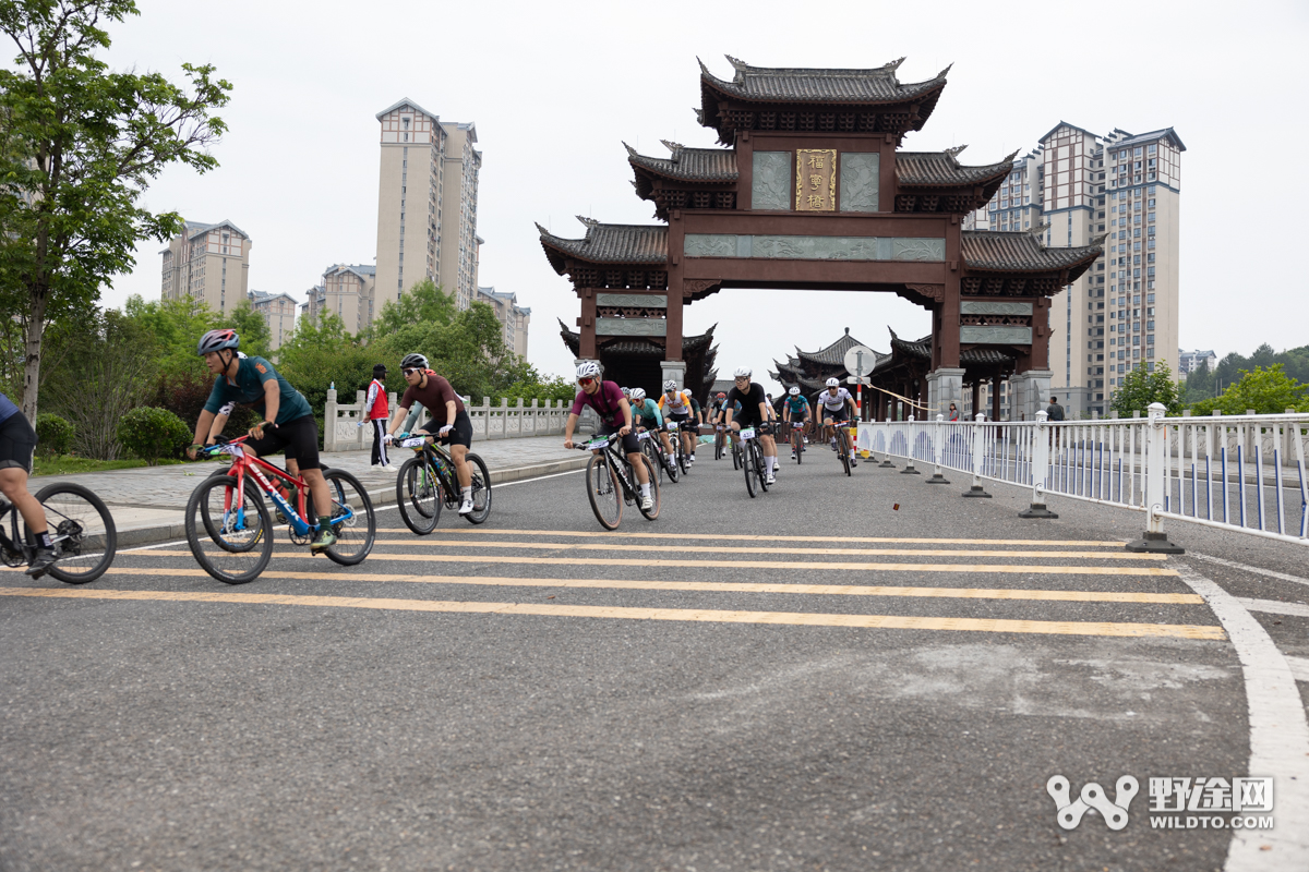 福建联赛宁化站：骑聚红土地 丰信森地客车队开门红