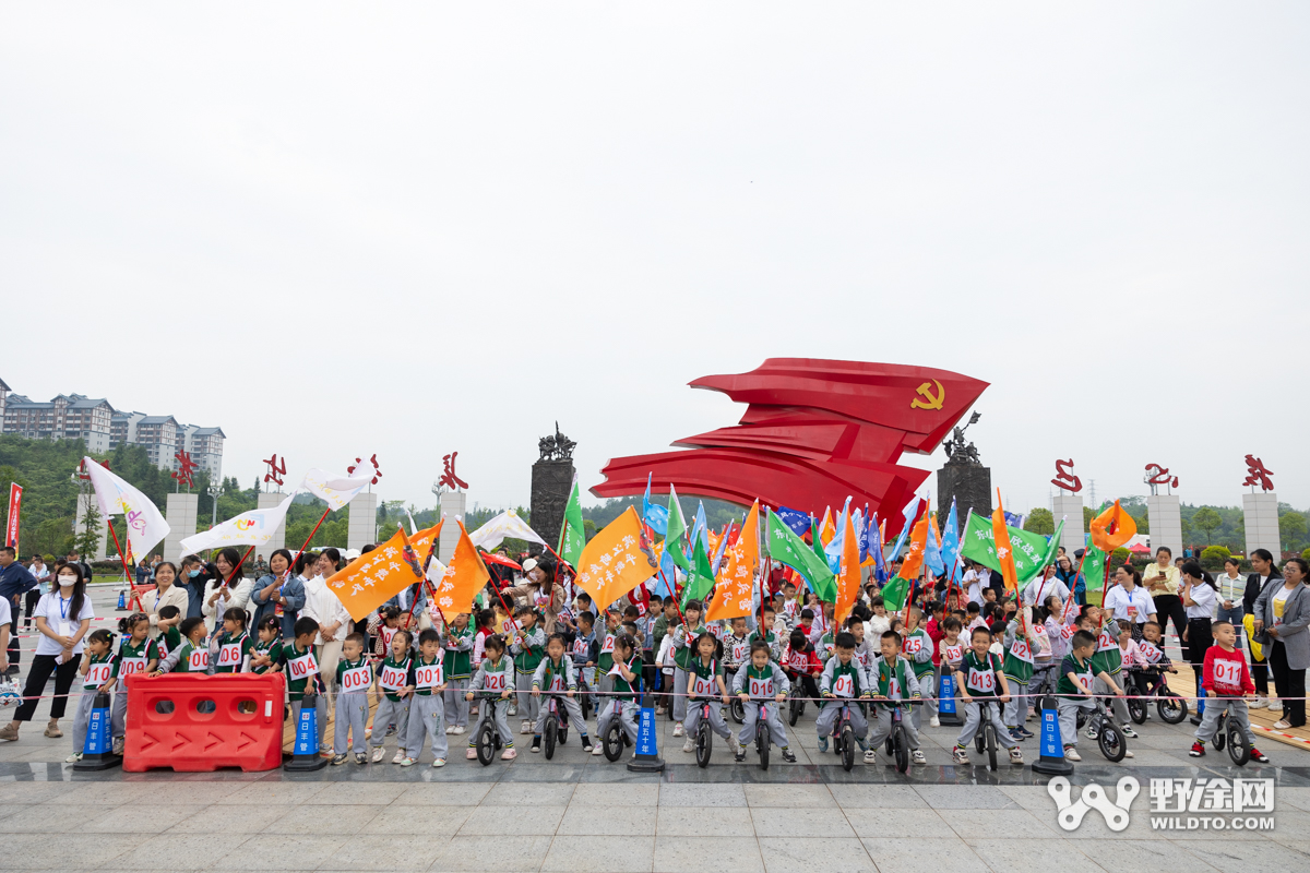 福建联赛宁化站：骑聚红土地 丰信森地客车队开门红