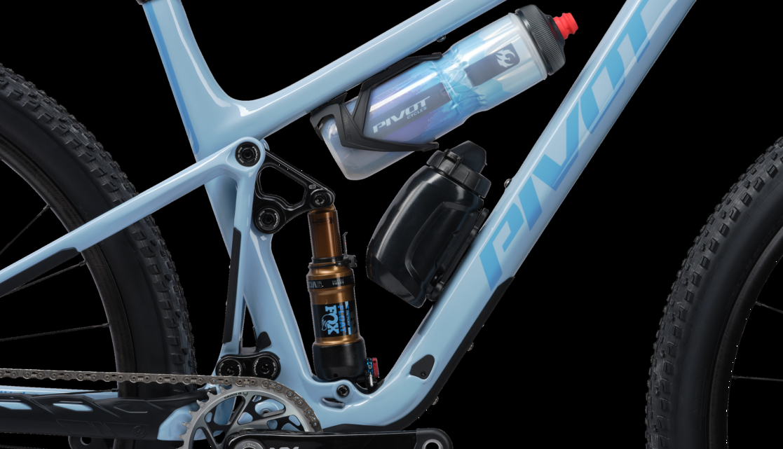 减重近400g  Pivot全新Mach 4 SL竞赛级软尾山地车