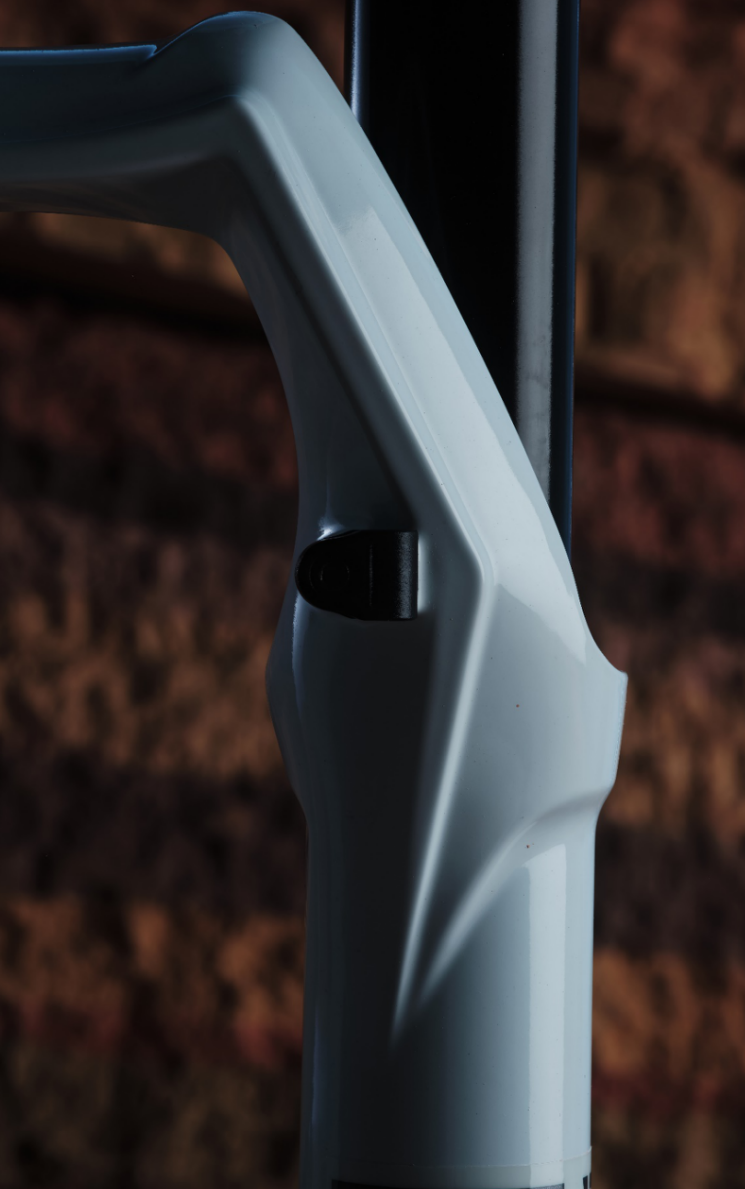 传奇限量版 Marzocchi发布全新Bomber前叉