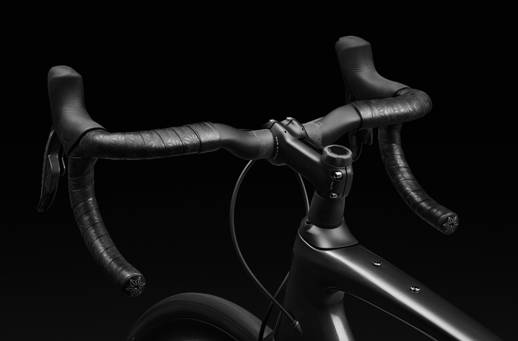 凌驾炼狱之上  Specialized全新Roubaix SL8