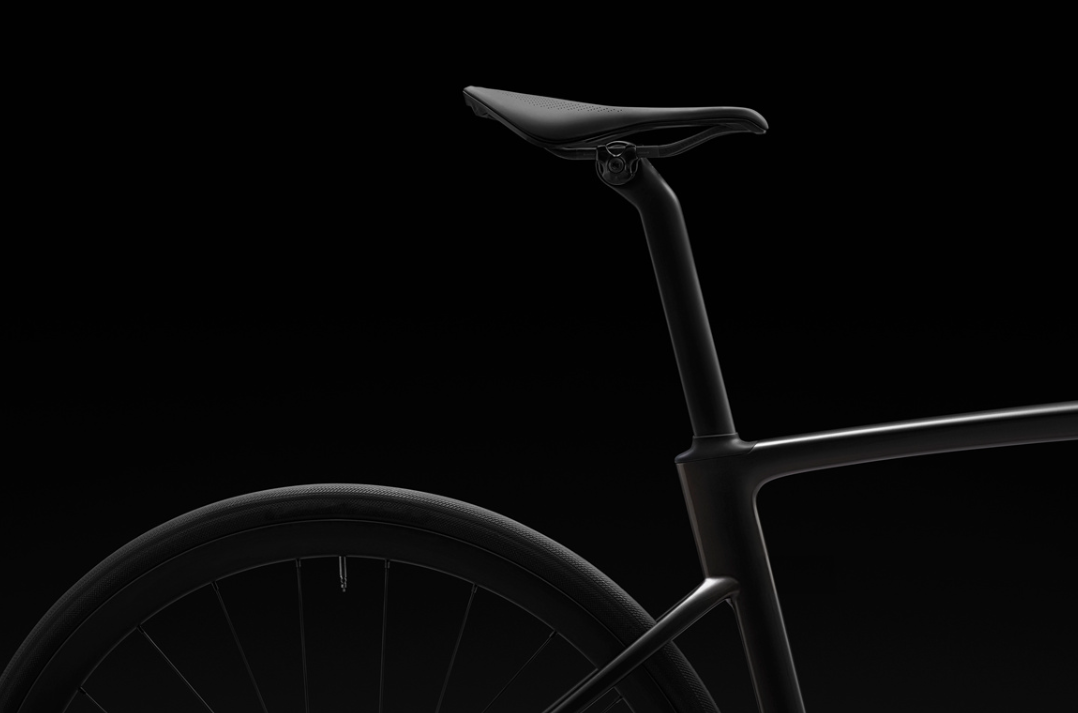 凌驾炼狱之上  Specialized全新Roubaix SL8
