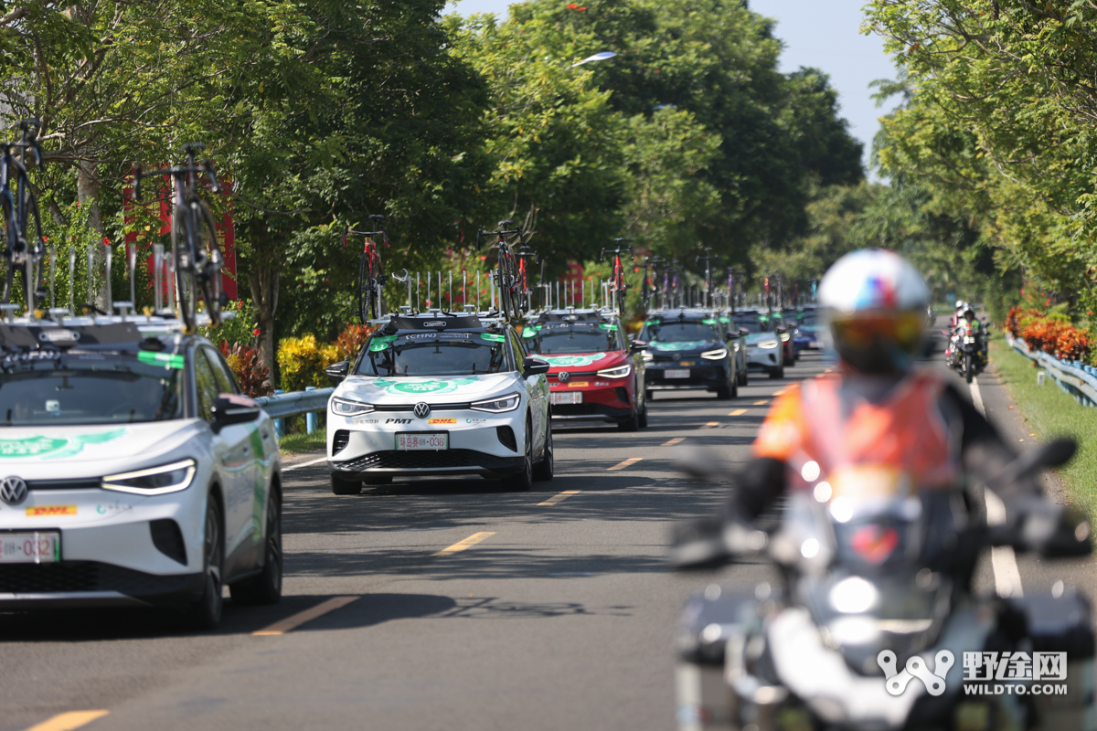 环岛赛S1：乔治·杰克逊开门红  黑辐条车队夺两衫