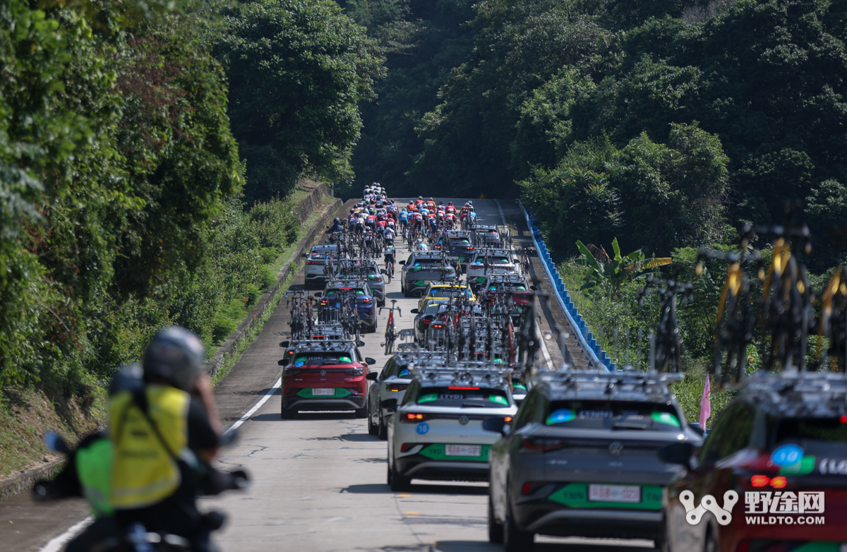 环岛赛S4:尼古拉斯夺皇后赛段 领骑衫争夺白热化