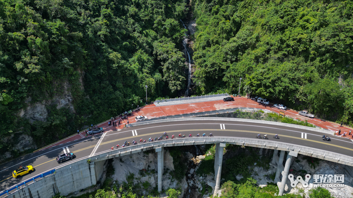 环岛赛S4:尼古拉斯夺皇后赛段 领骑衫争夺白热化