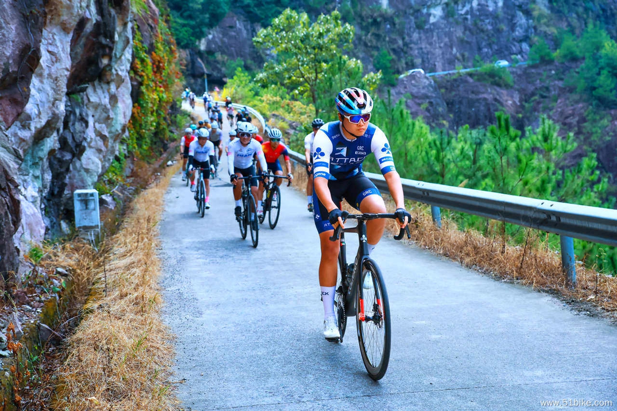 “侨乡青田 骑迹千峡” 首届环千峡湖爬坡赛圆满落幕