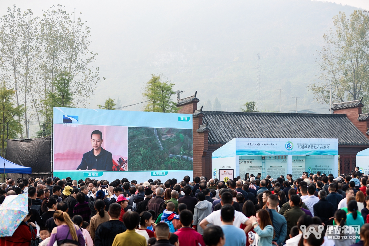 燃动全城！  ATTACK车队笑傲湖北黄袍山