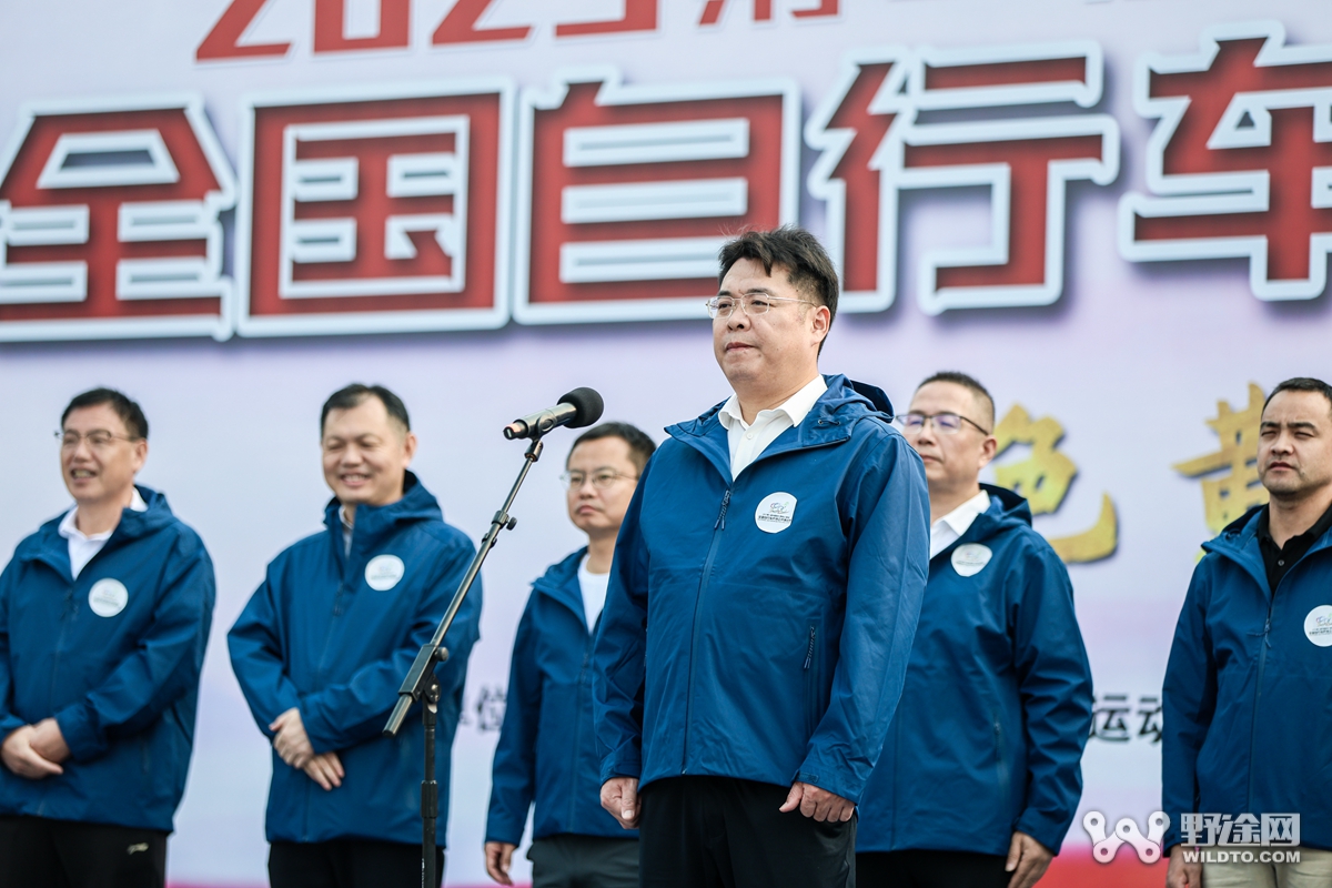 燃动全城！  ATTACK车队笑傲湖北黄袍山