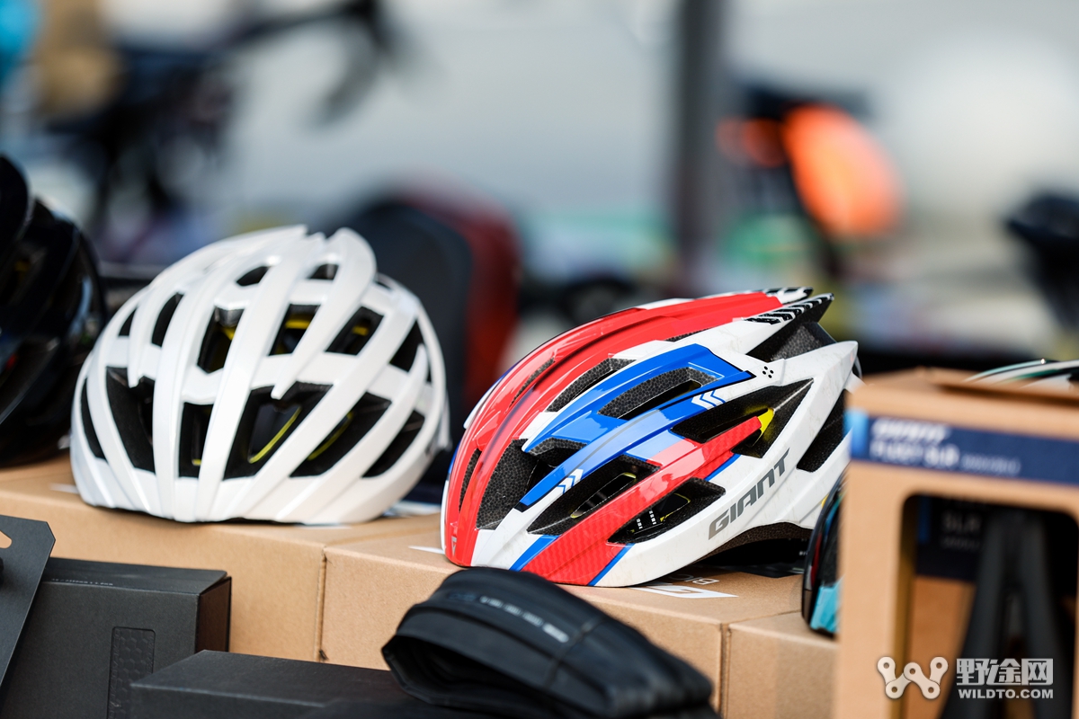 燃动全城！  ATTACK车队笑傲湖北黄袍山