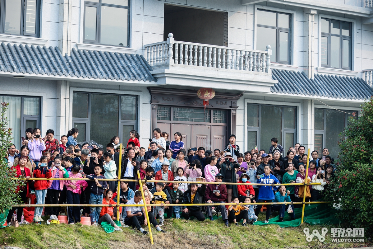 燃动全城！  ATTACK车队笑傲湖北黄袍山